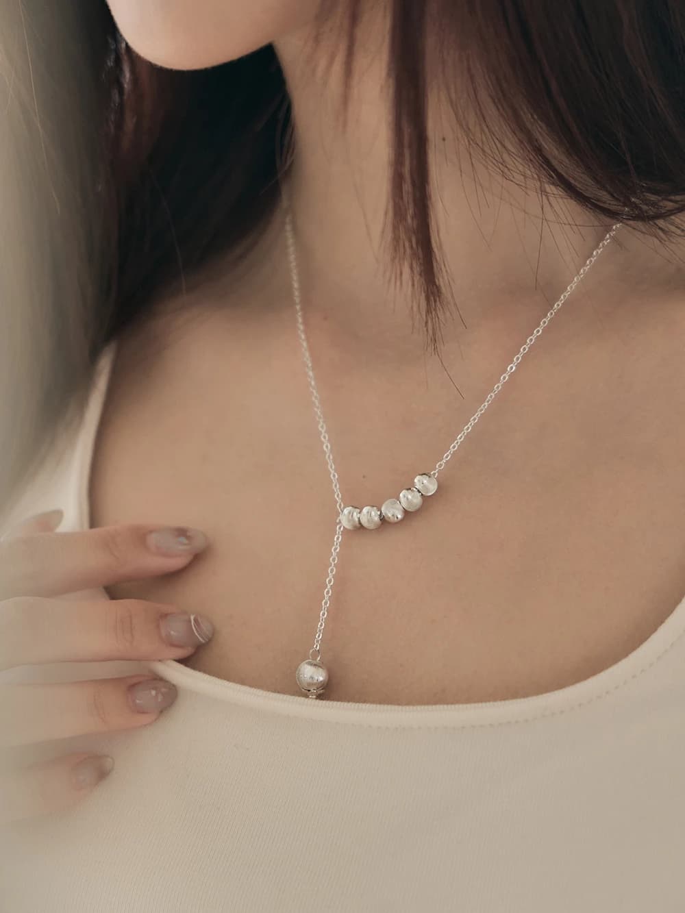 磨砂銀⾊貓眼項鍊