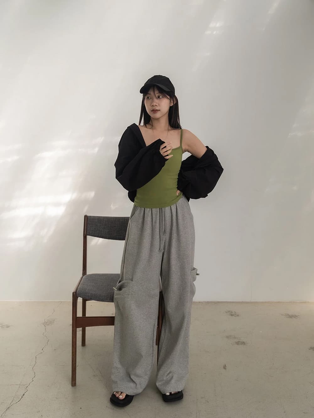 正韓-輕薄抽繩連帽外套