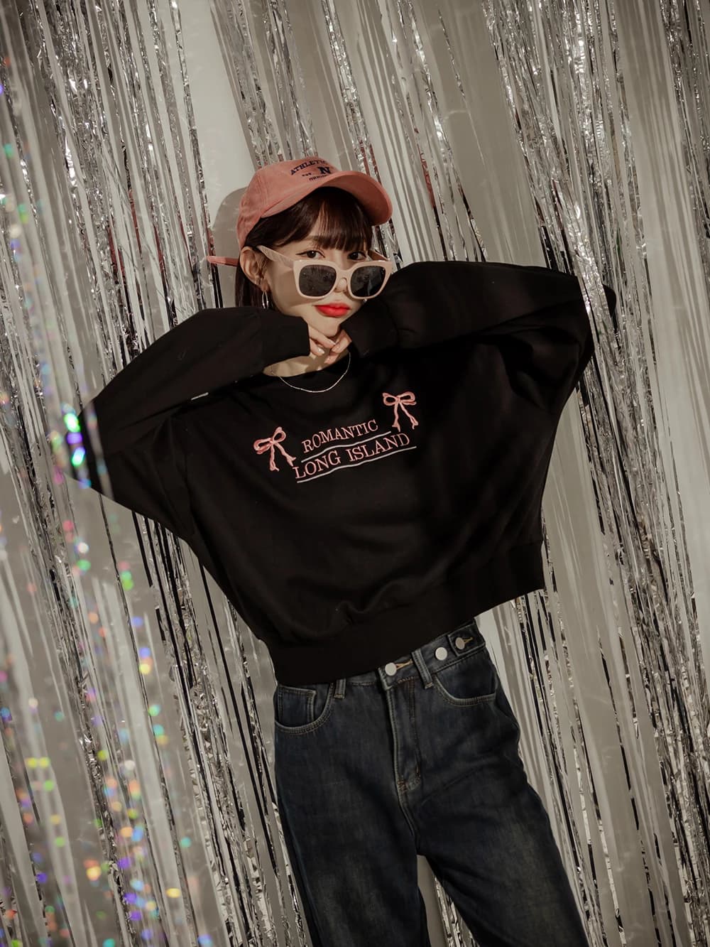 正韓-刺繡蝴蝶結字母大學Tee