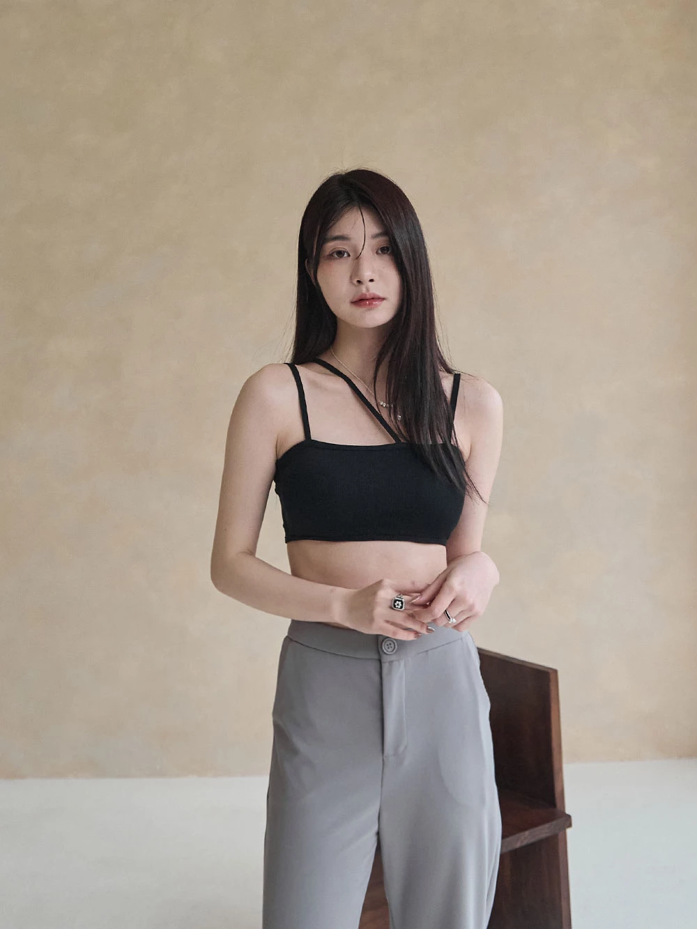 不對稱細肩胸墊背心