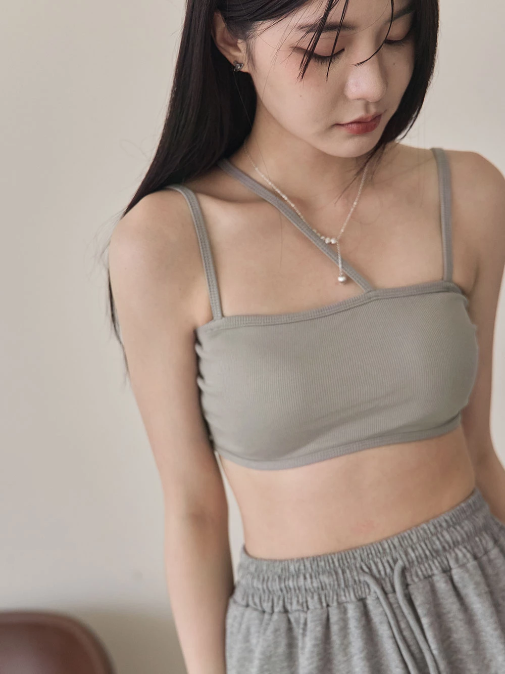 不對稱細肩胸墊背心