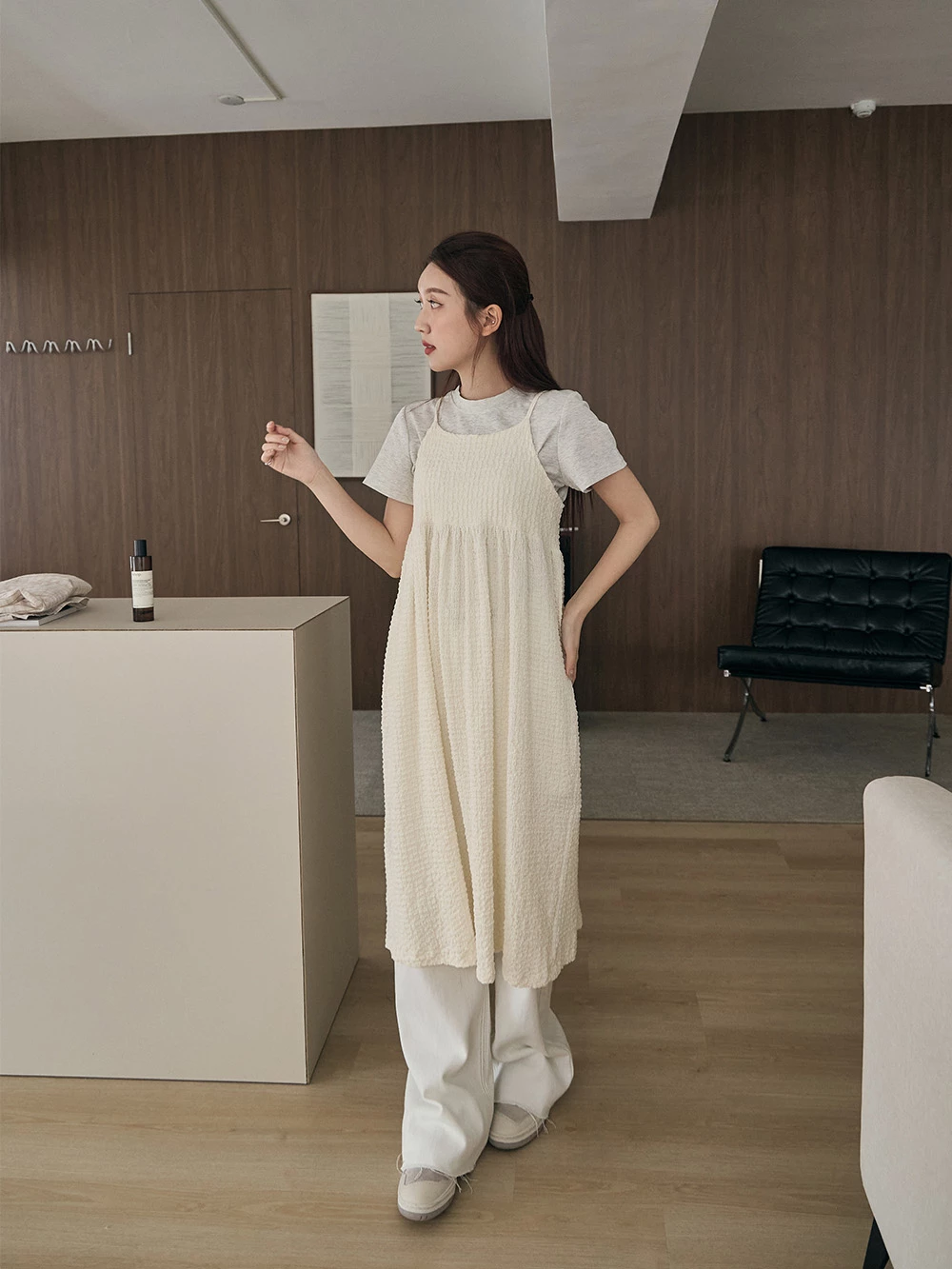 後綁帶壓紋細肩洋裝