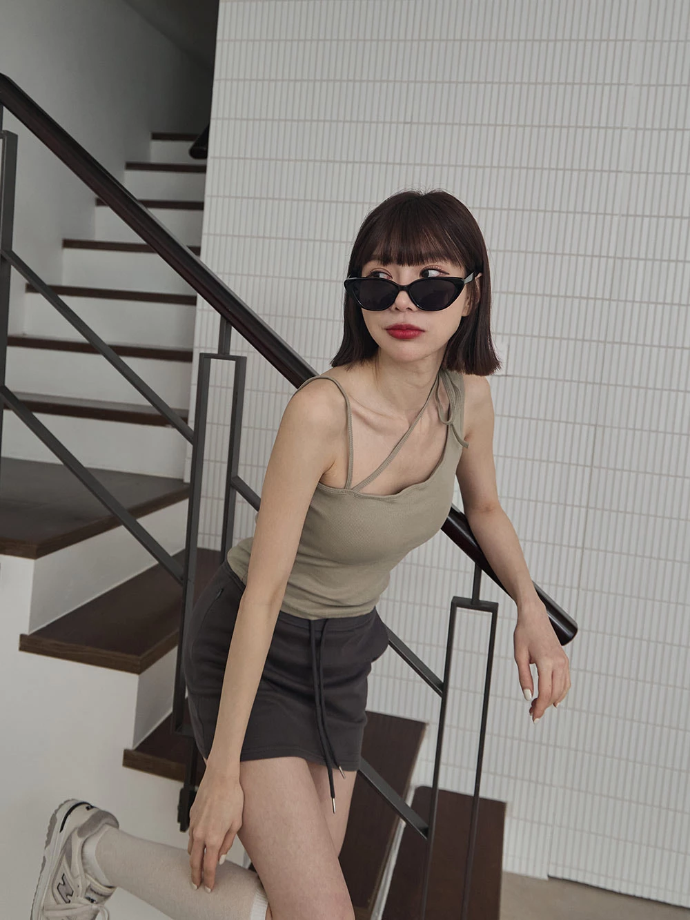 綁帶不對稱胸墊背心