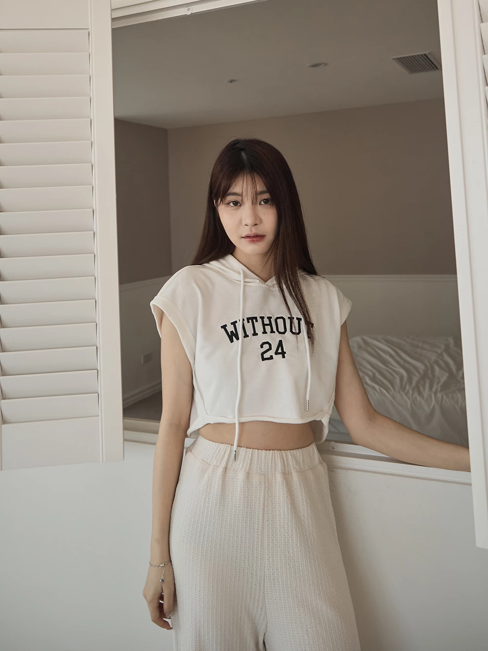 不收邊短版連帽Tee