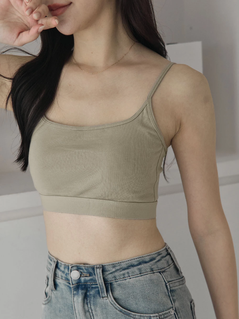 短版細肩胸墊背心