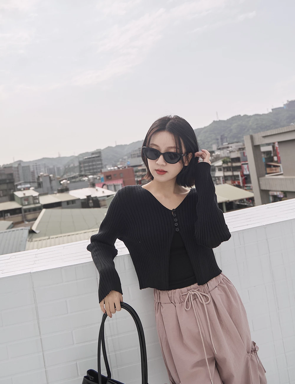 V領坑條針織外套