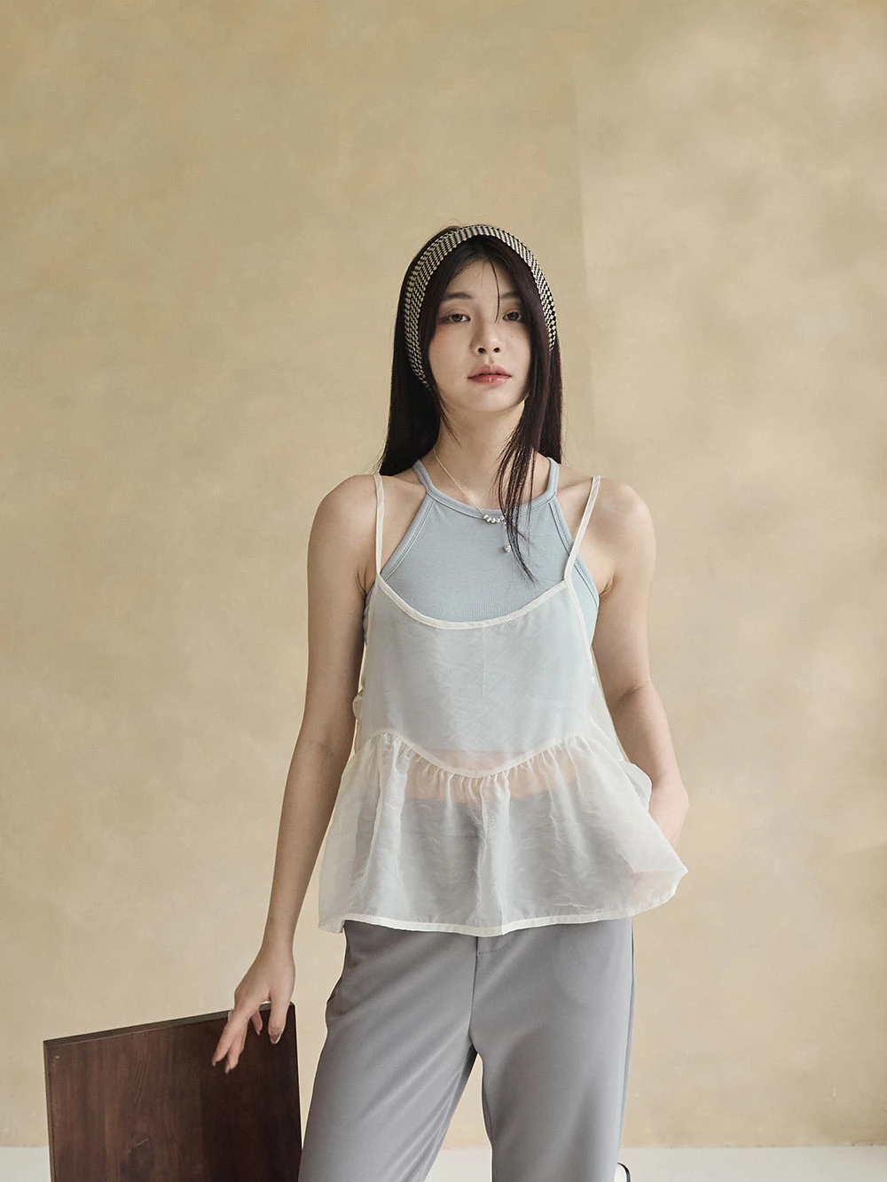 透膚網紗荷葉造型背心