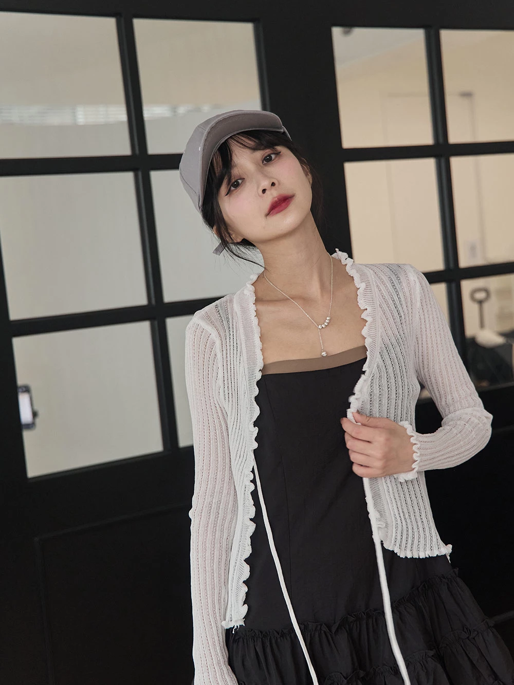 透膚荷葉邊綁帶罩衫