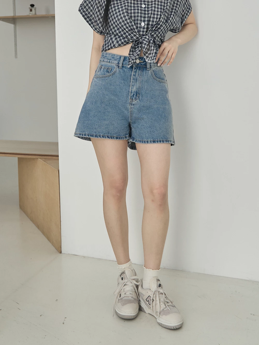 高腰牛仔短褲-附皮帶