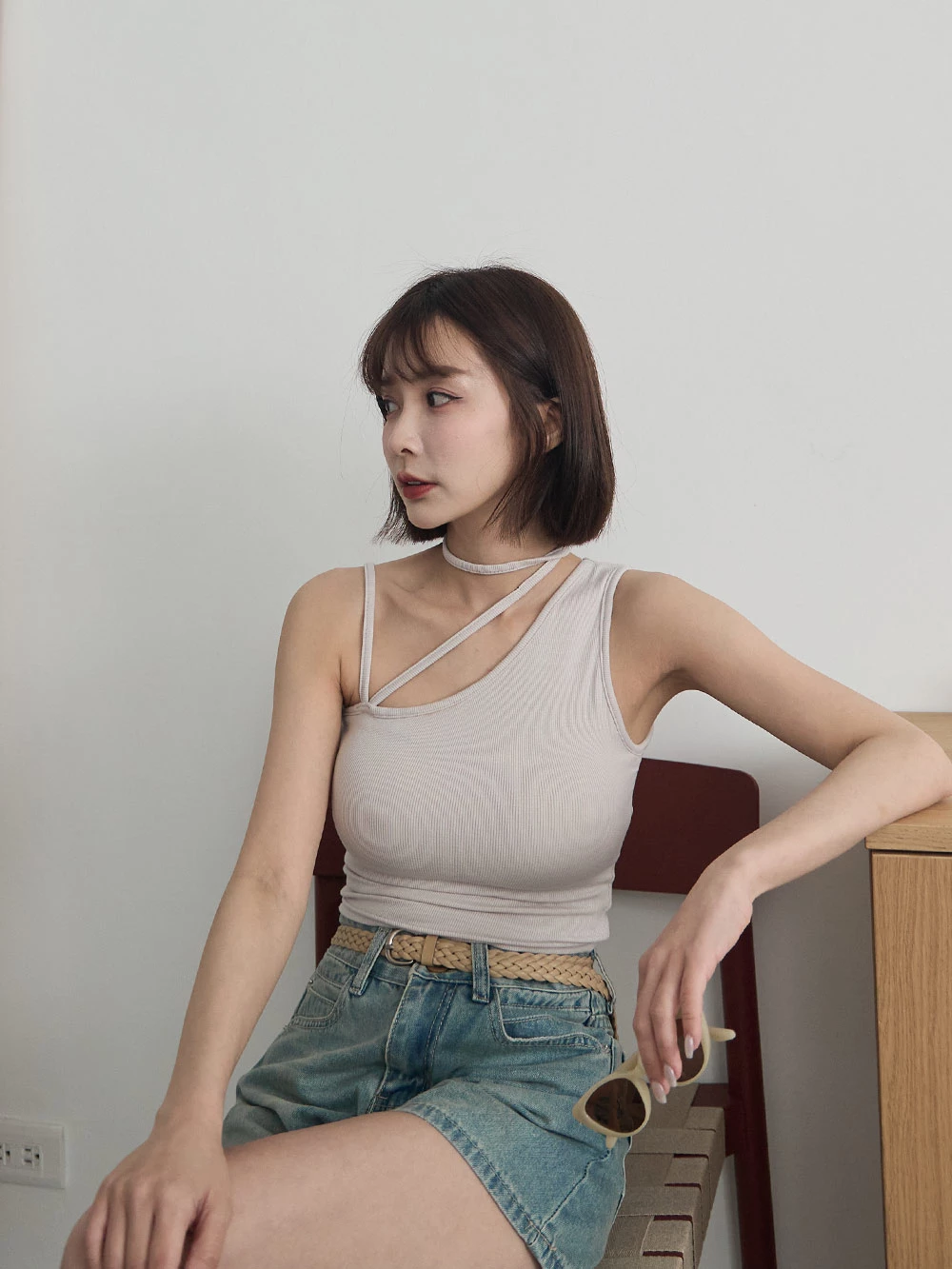 綁帶短版不對稱胸墊背心