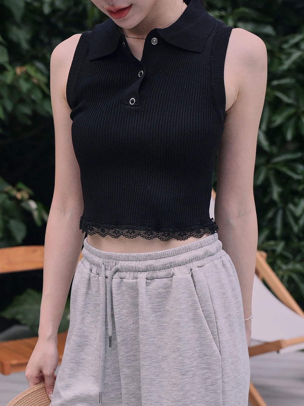 蕾絲下擺polo領背心