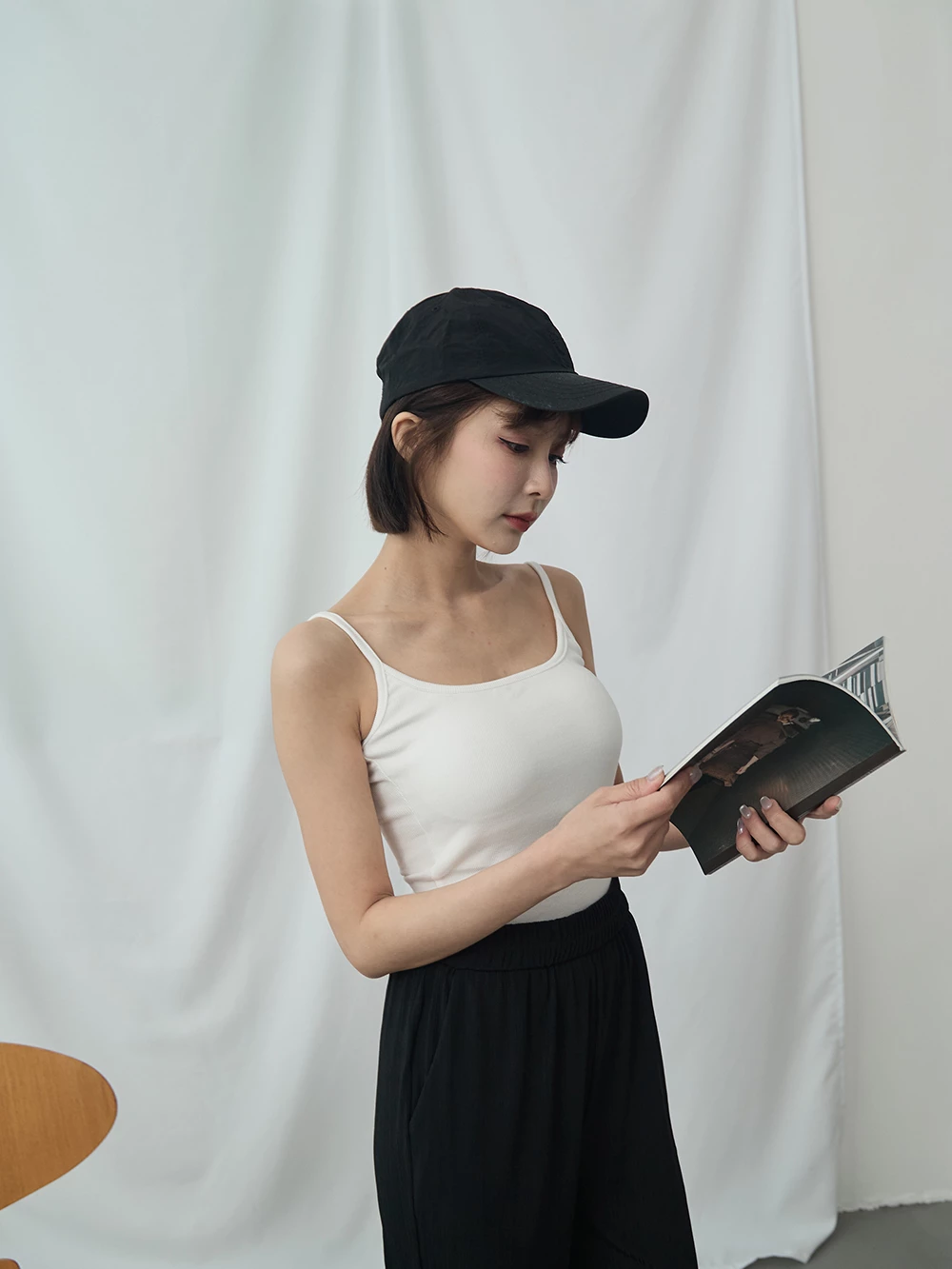 細坑條細肩胸墊背心