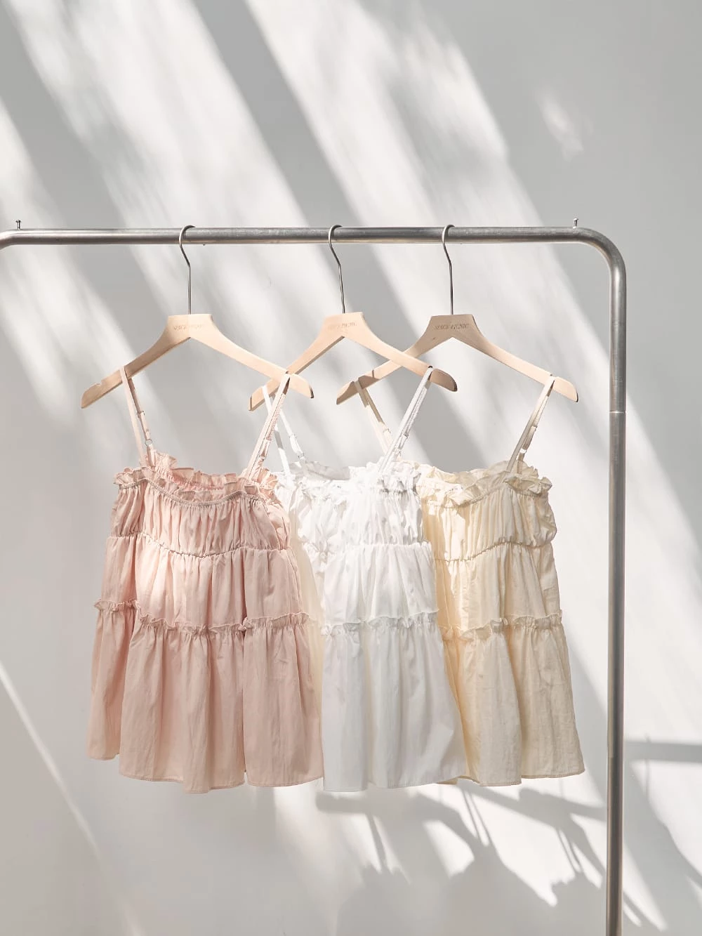 鬆緊荷葉細肩背心