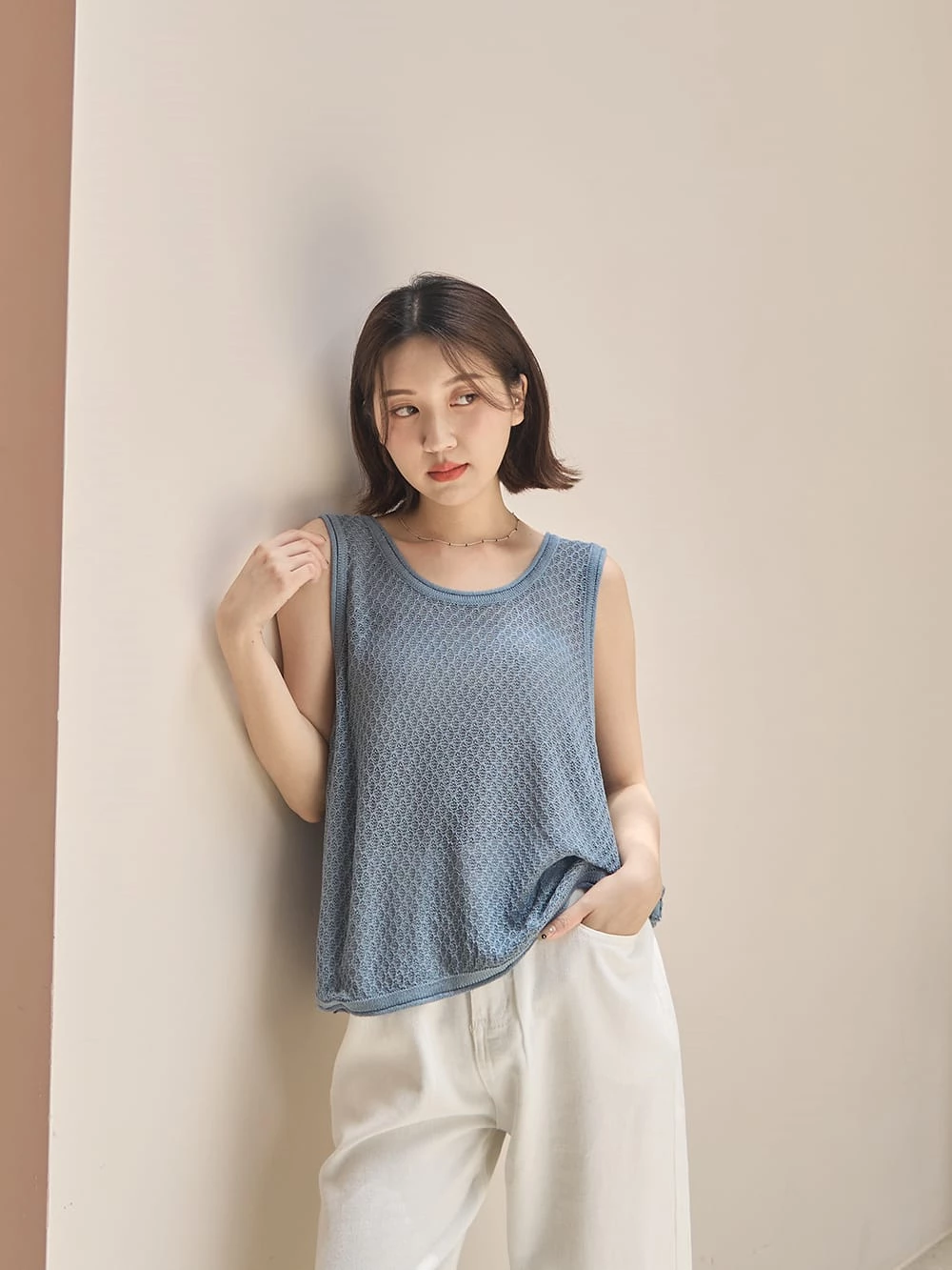 洞洞鏤空造型背心