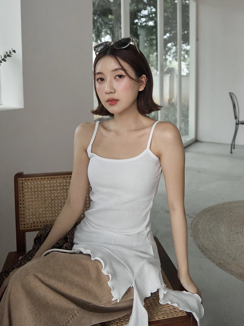 正韓-不規則捲邊飄帶背心