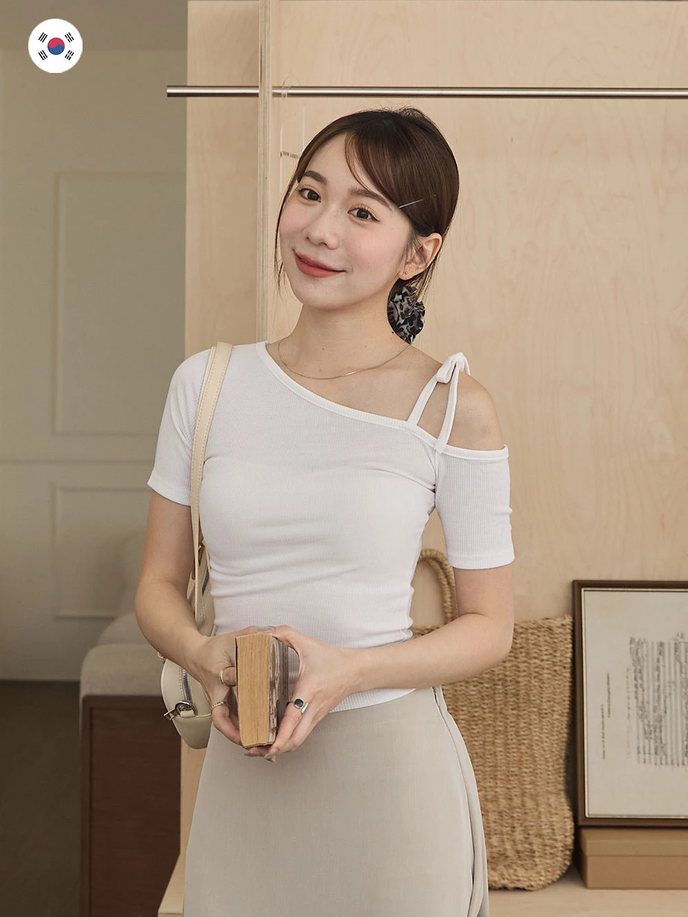 正韓-綁帶不對稱坑條上衣