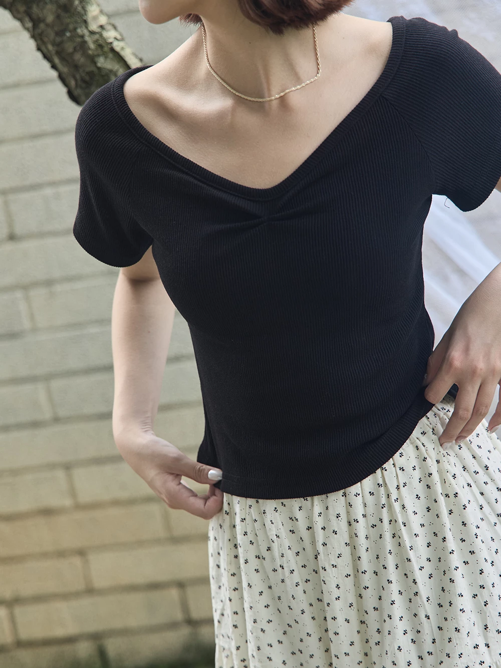 正韓-抓皺V領針織上衣