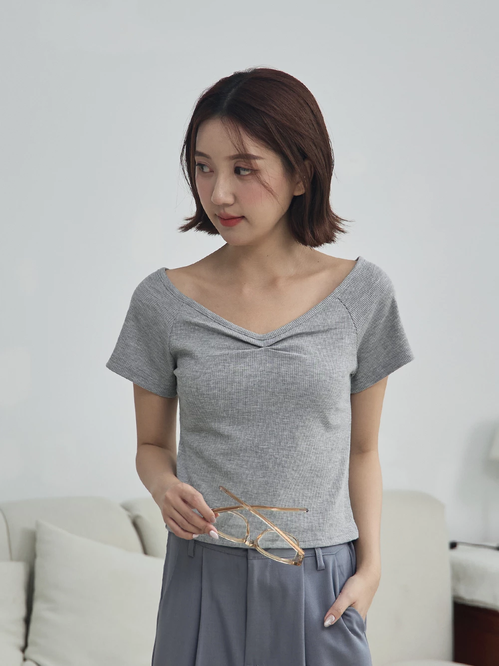 正韓-抓皺V領針織上衣