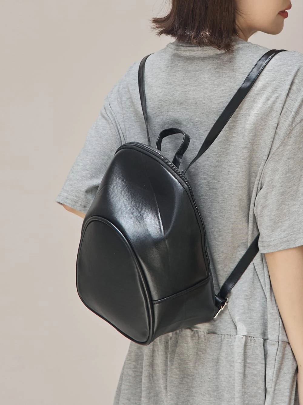 休閒軟皮後背包