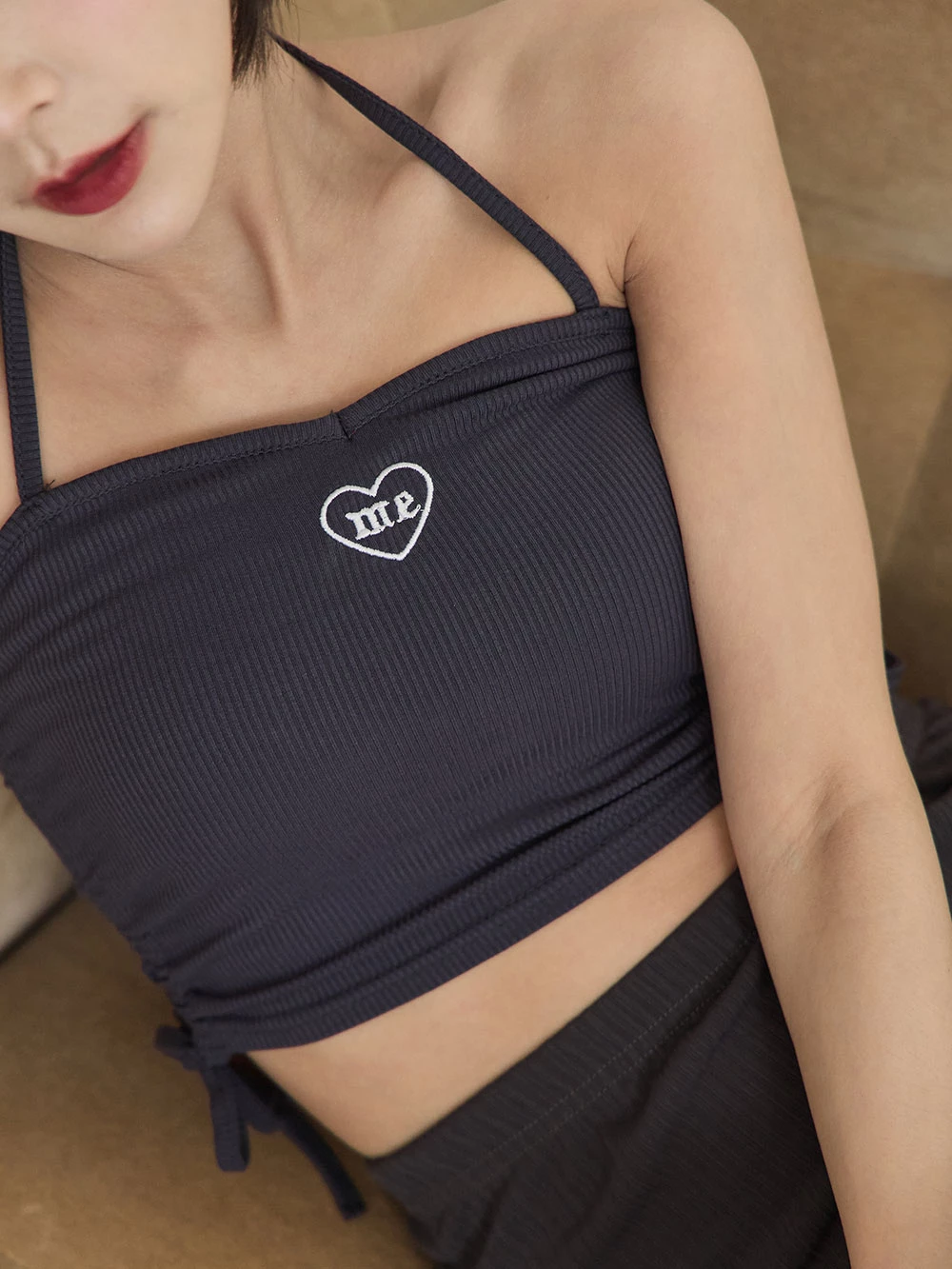 愛心刺繡繞頸胸墊背心