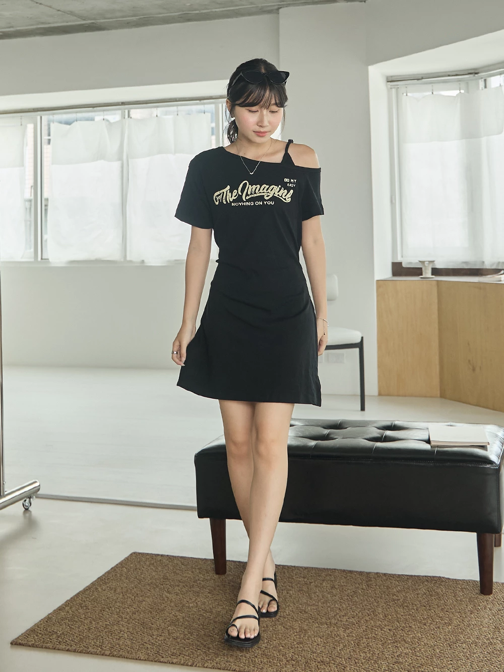 字母露肩綁帶洋裝