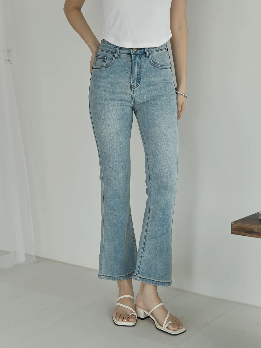 彈性八分喇叭牛仔褲