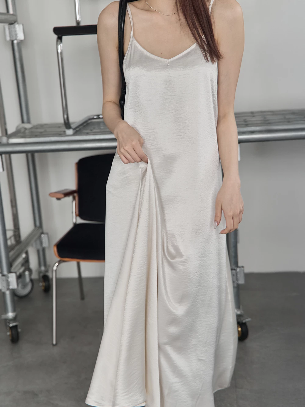 光澤緞面細肩長洋裝