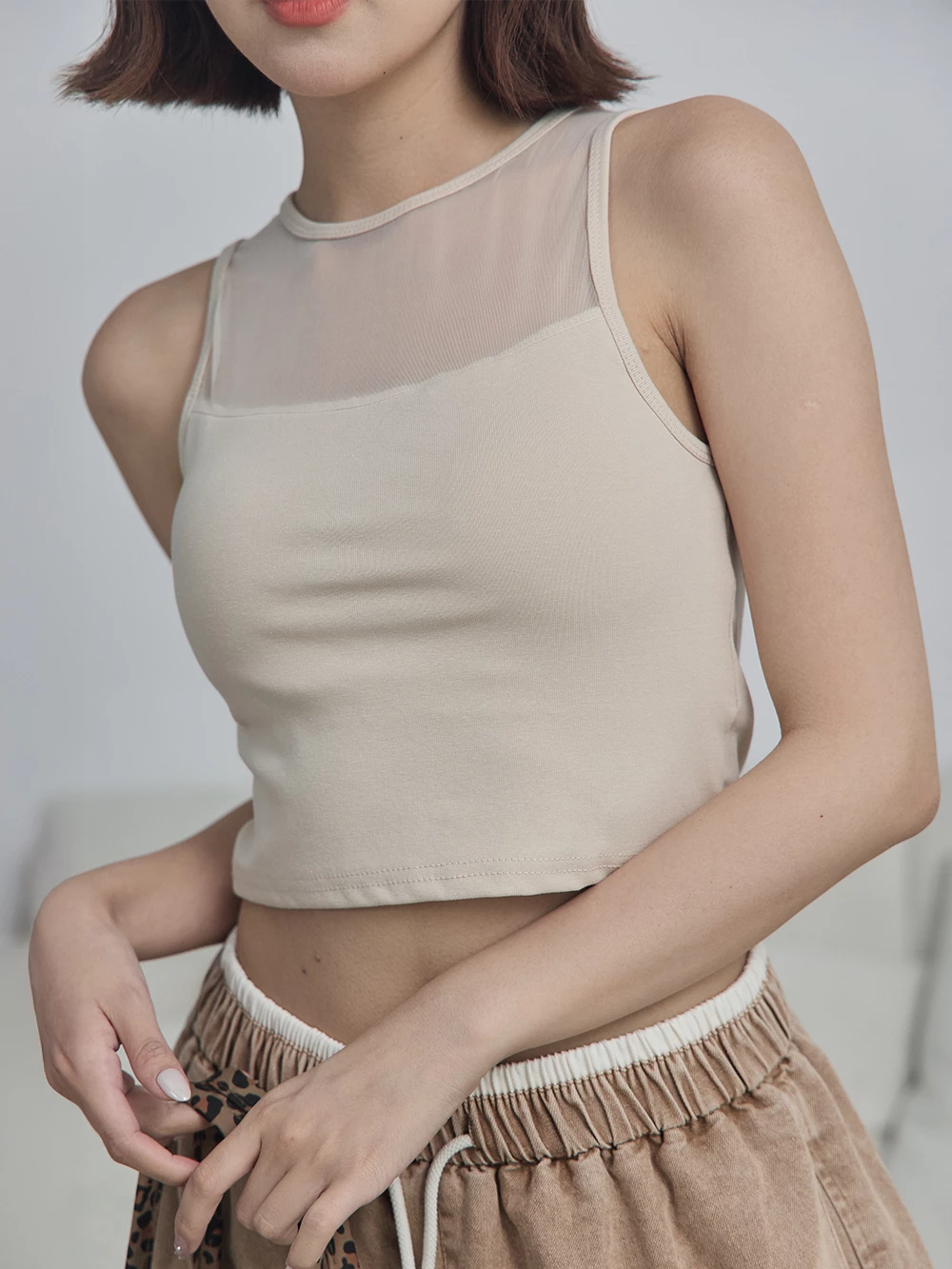 拼接網紗削肩短背心