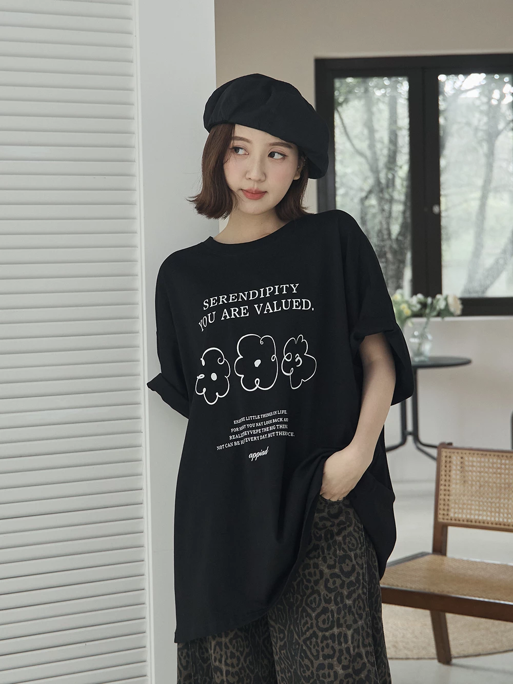 手繪小花印圖寬鬆上衣