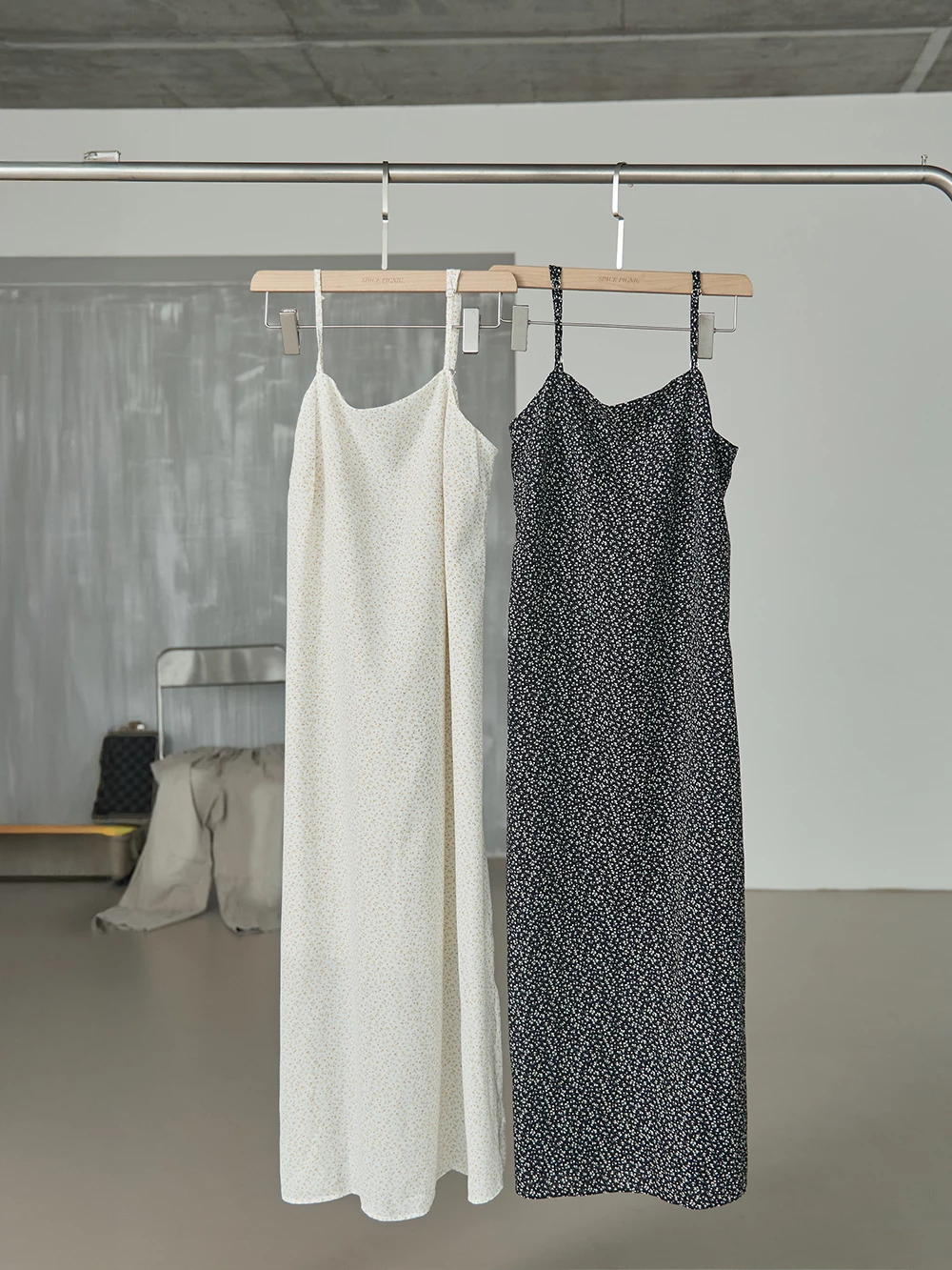 SPmade-背調節碎花洋裝