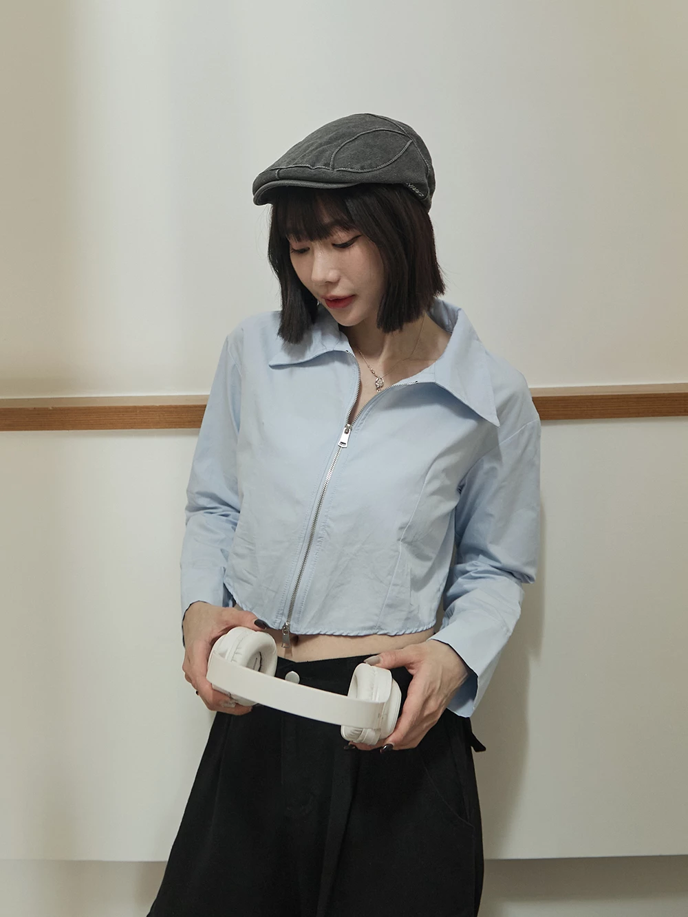 尖領短版拉鍊襯衫