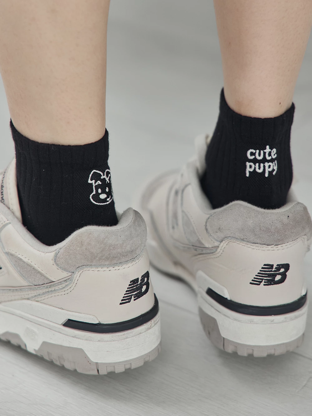 微笑狗狗繡圖短襪