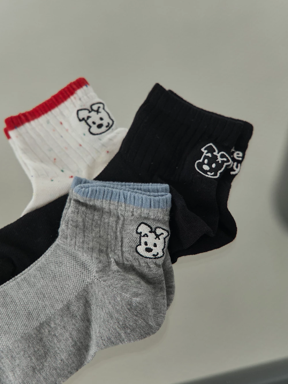 微笑狗狗繡圖短襪