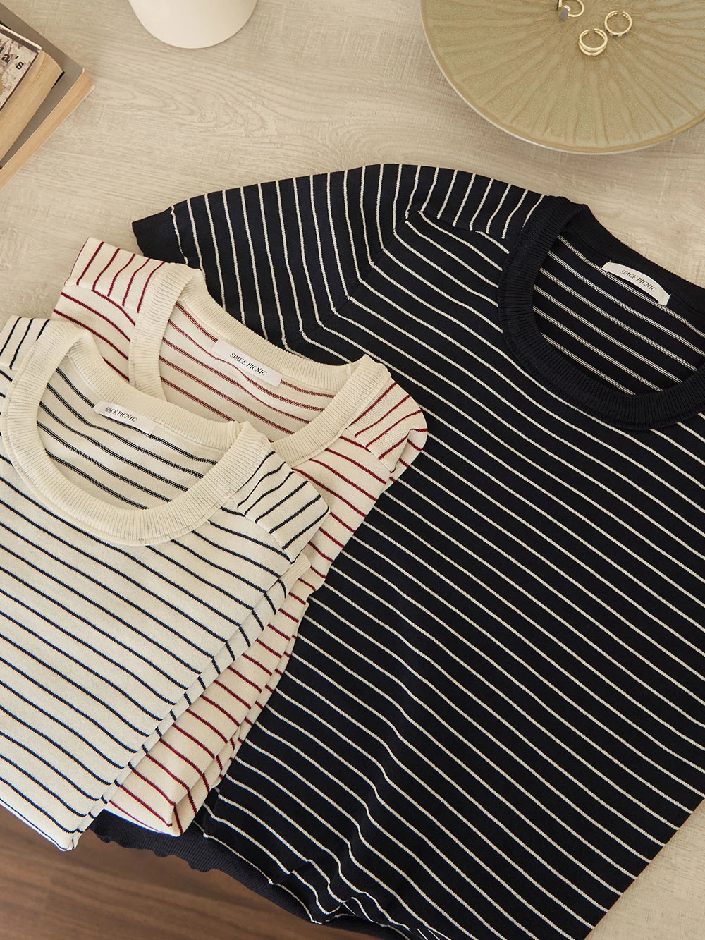 橫條紋薄針織上衣