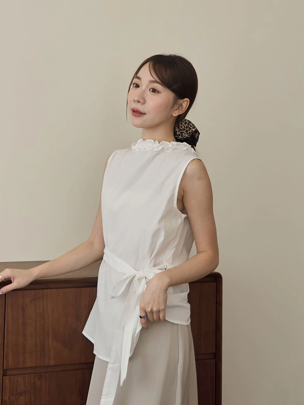 兩穿花邊收腰綁帶背心