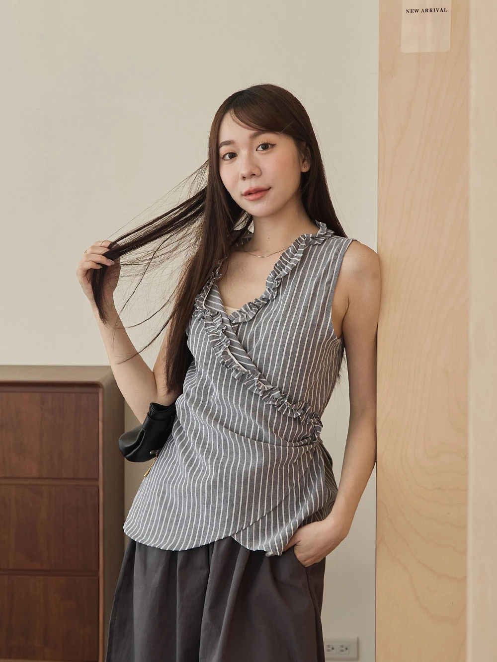 兩穿花邊收腰綁帶背心