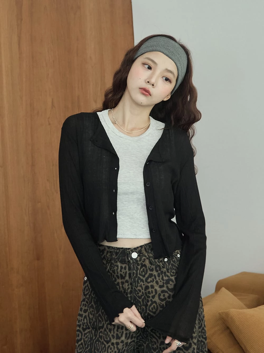 微透捲邊坑條排釦上衣