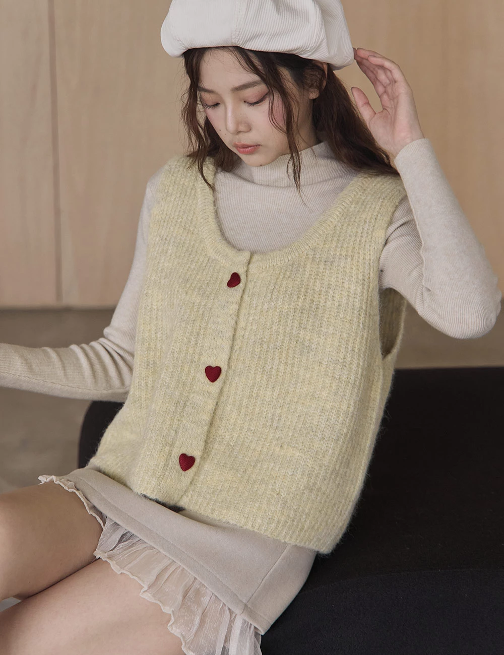撞色愛心釦針織背心