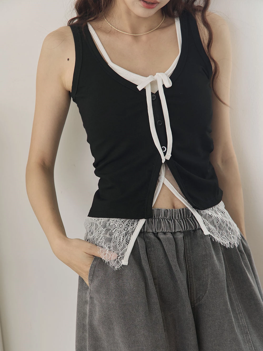 假兩件蕾絲綁帶胸墊背心