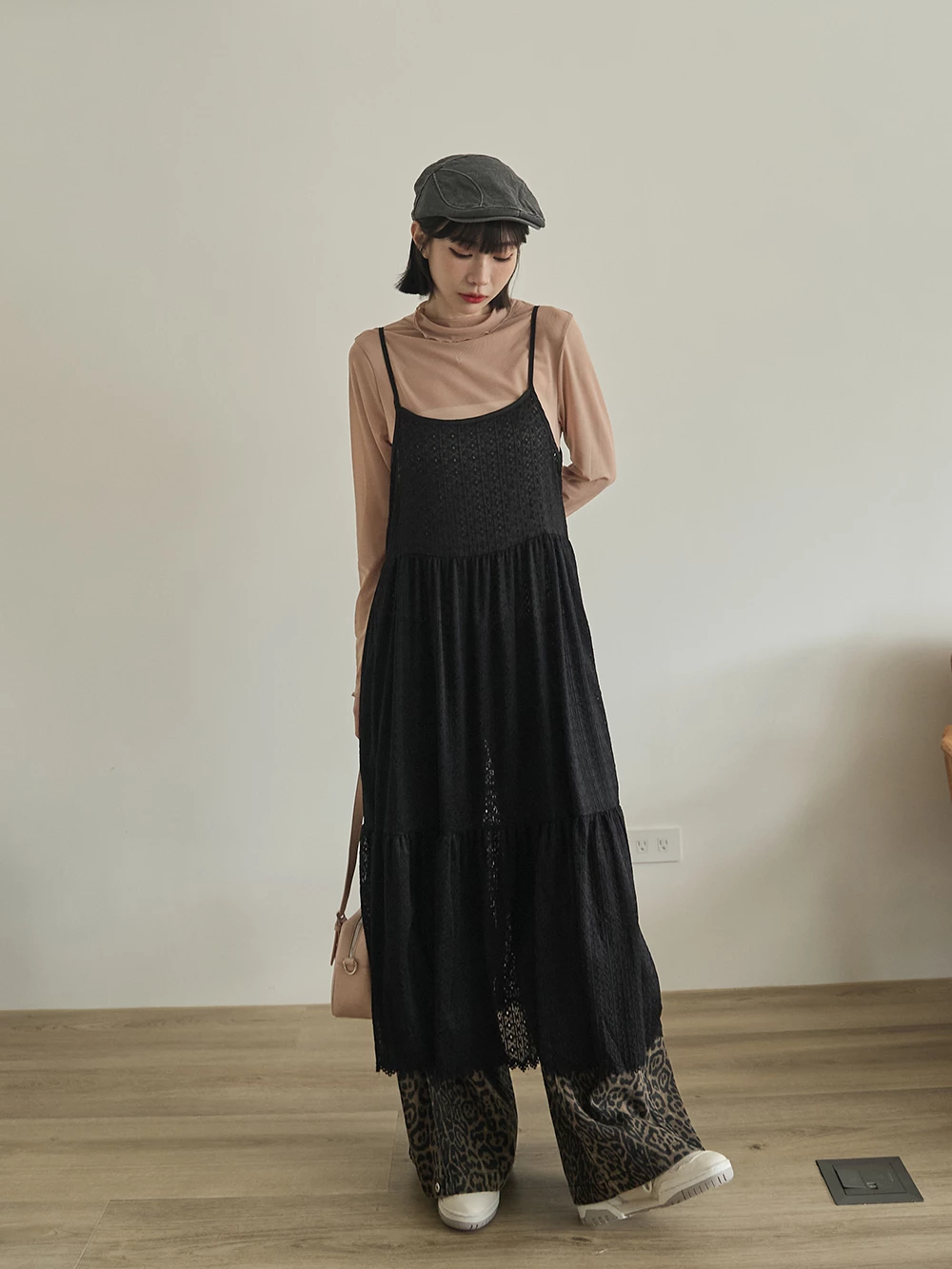 布蕾絲細肩洋裝