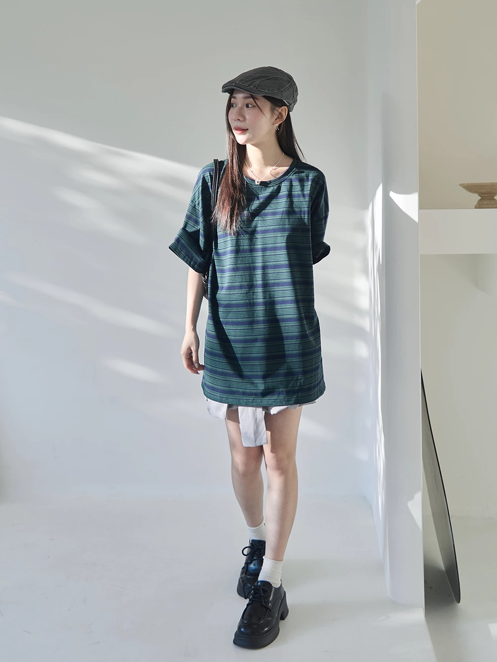 挺版條紋落肩短袖上衣