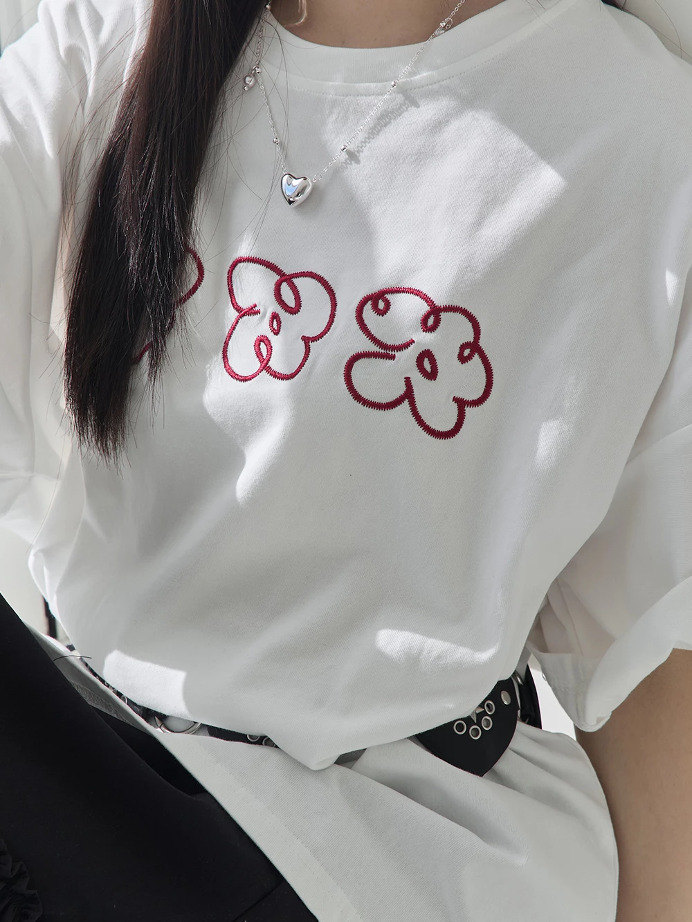 刺繡小花印圖短袖上衣