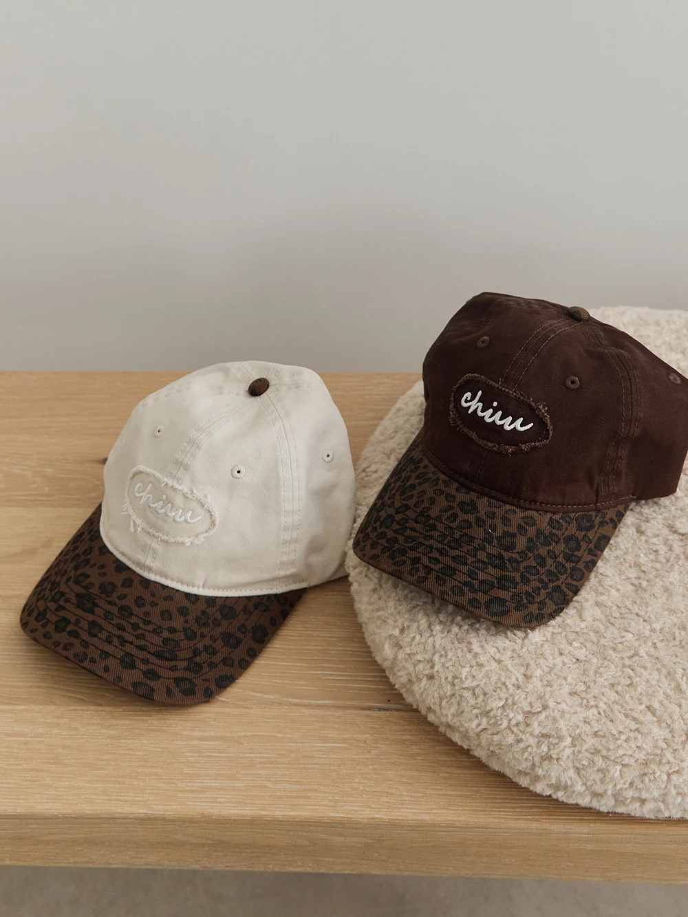 繡字豹紋棒球帽