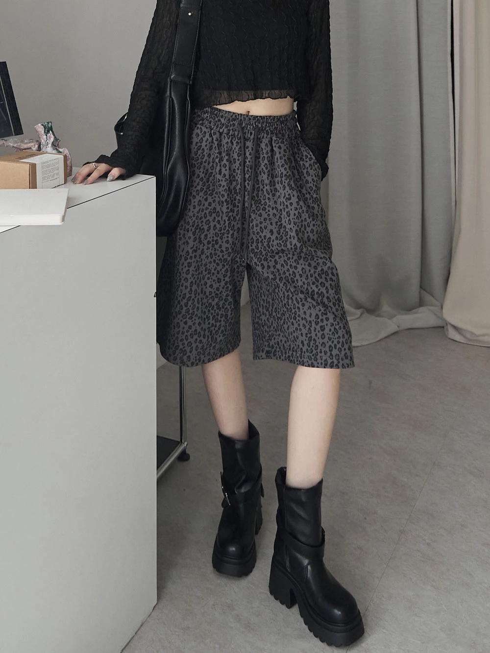 腰抽繩豹紋五分褲