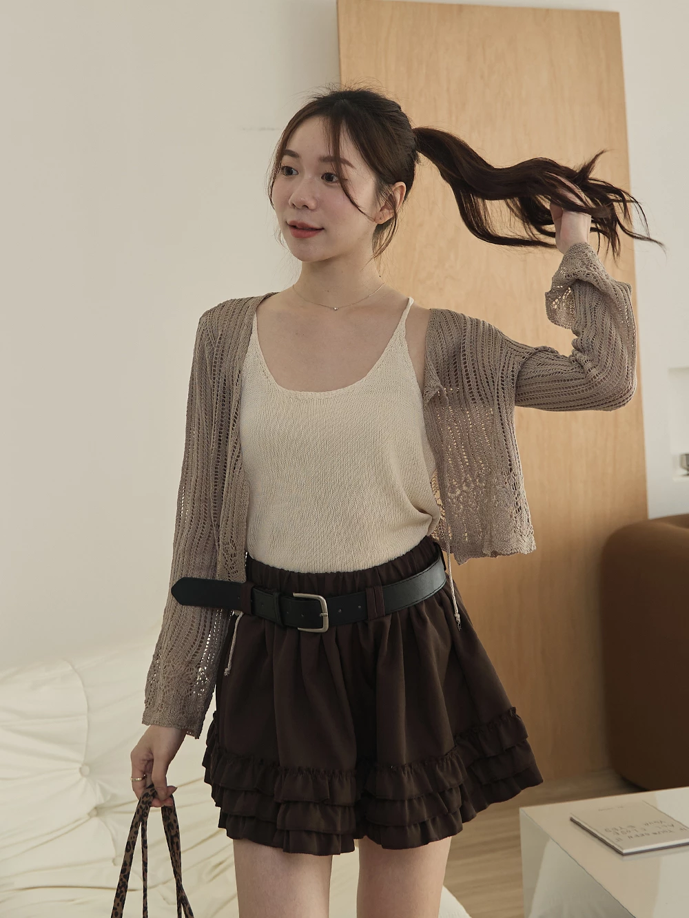 縷空透膚綁帶罩衫