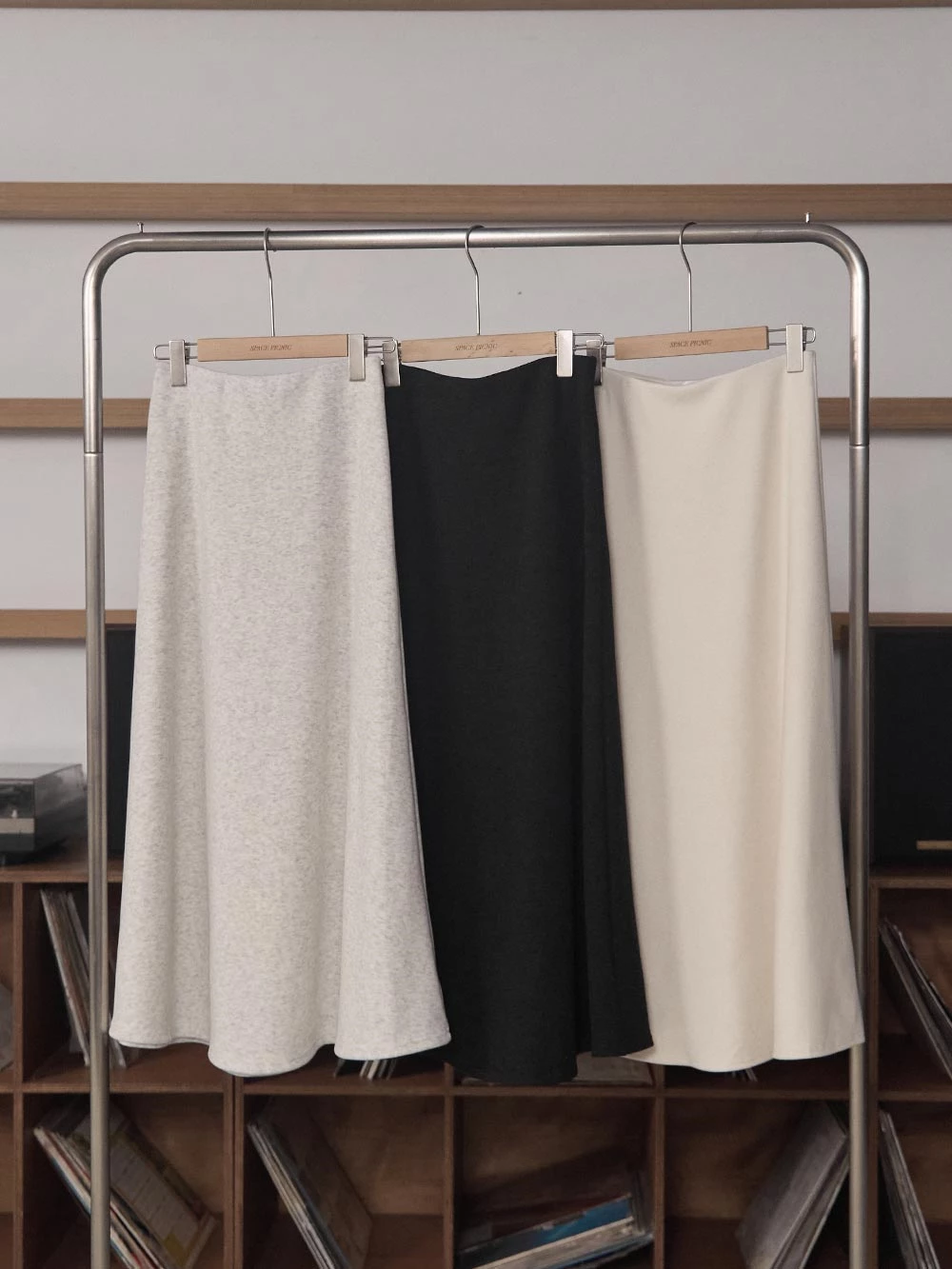 親膚羊絨感A字長裙