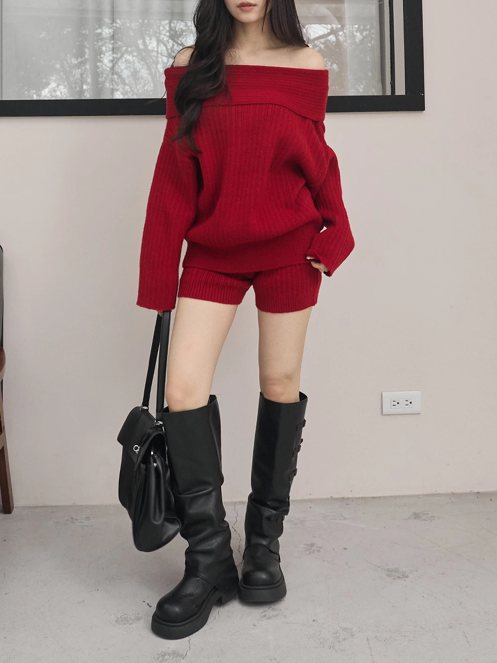 兩件式-一字領針織上衣+短褲