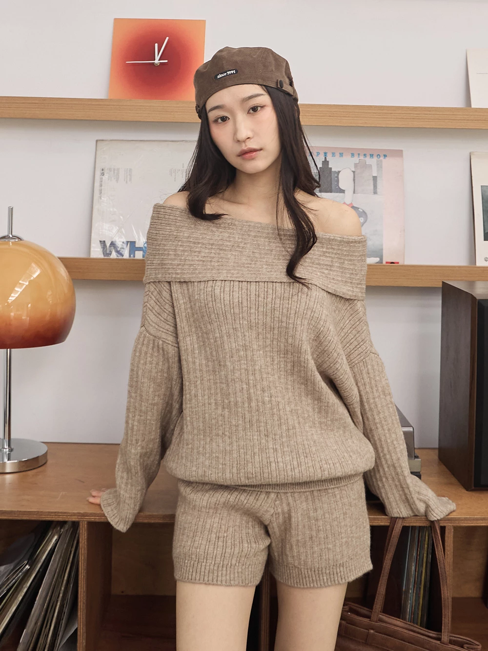 兩件式-一字領針織上衣+短褲