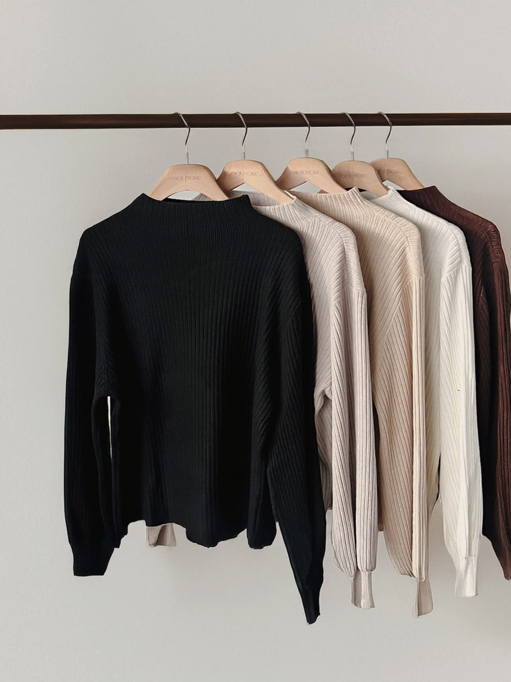 半高領澎袖針織上衣