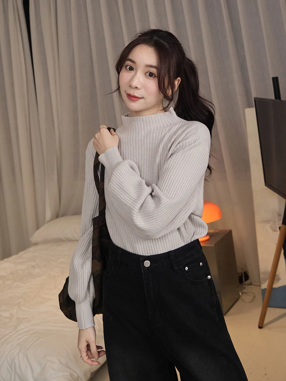 半高領澎袖針織上衣